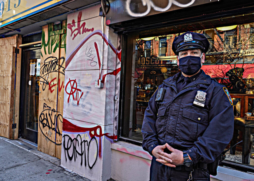 Spring cleaning: Police plan to scrub the graffiti off New York City streets in a big way 4