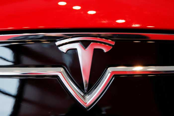 Tesla first-quarter deliveries beat estimates 2