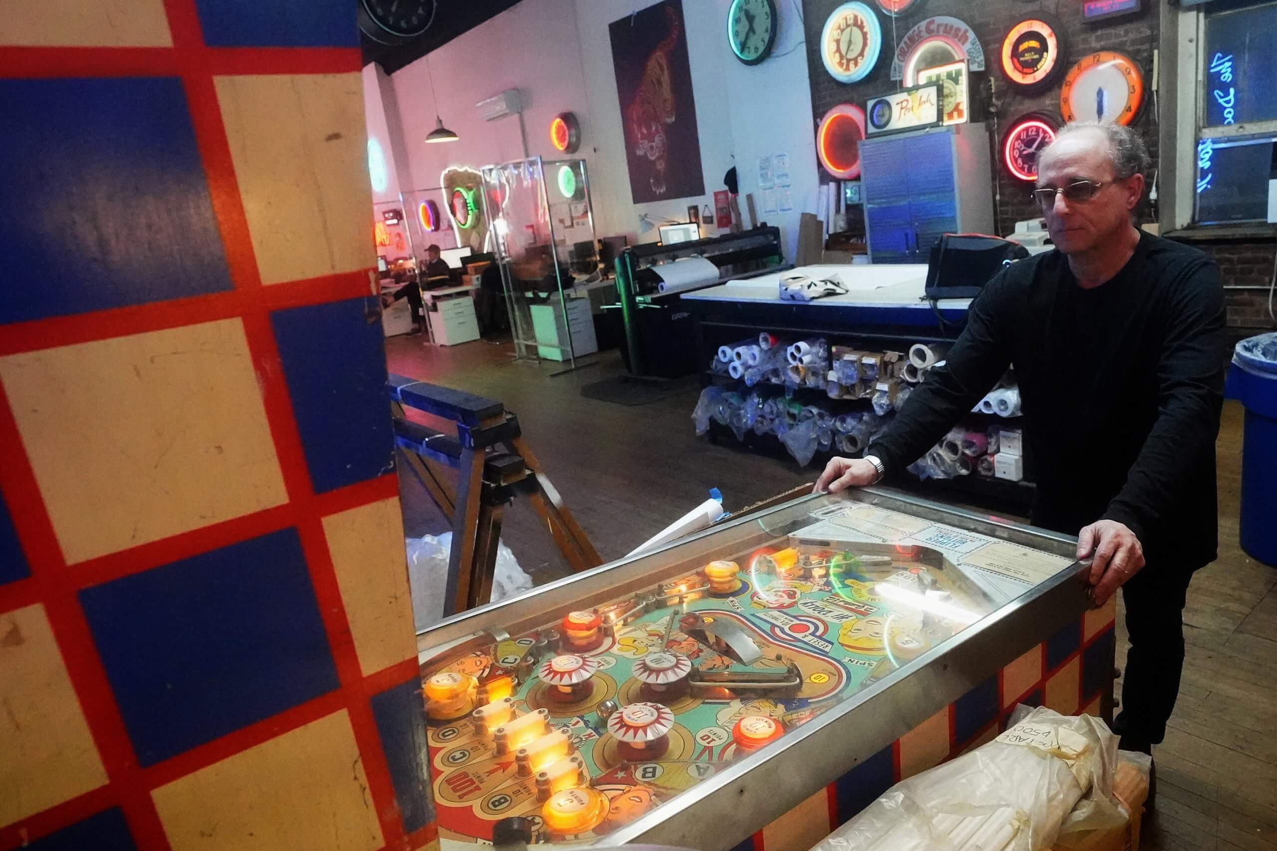 The lights are on: Lower Manhattan store keeps neon dream alive for 50 years 5