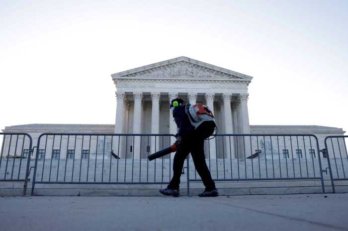 U.S. Supreme Court hands victory to immigrants facing deportation 16
