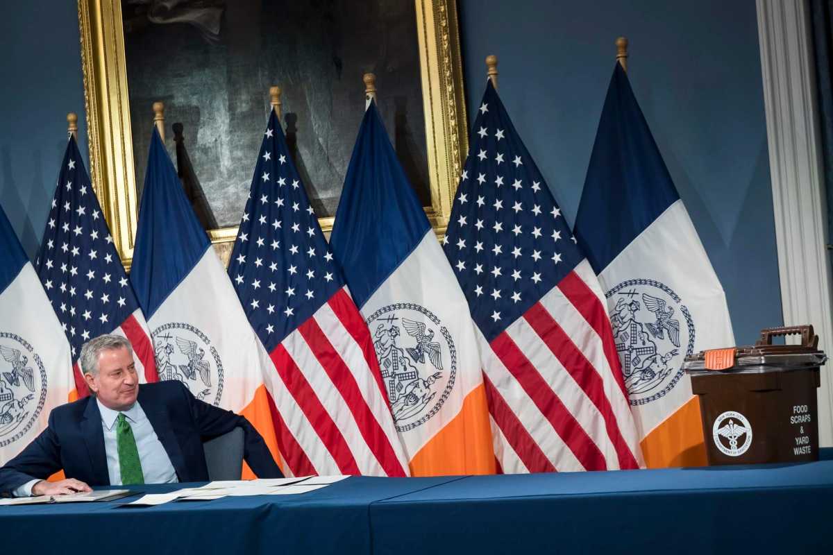 de blasio brown compost bin