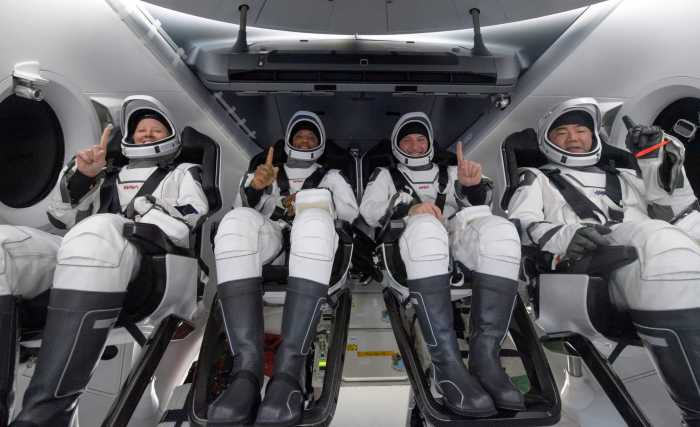 Four astronauts return from space station aboard SpaceX capsule 3