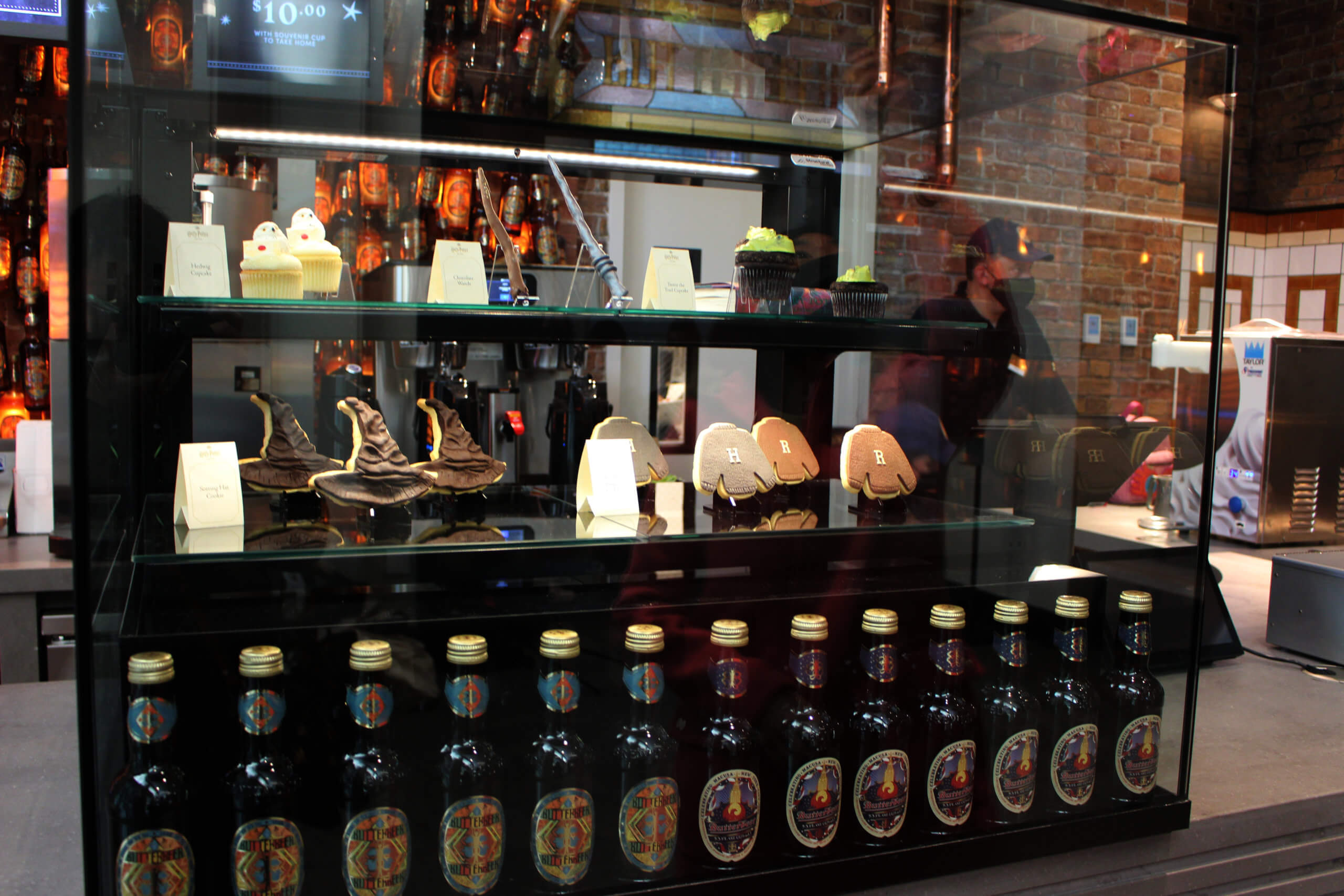 An inside look at Harry Potter New York's Butterbeer Bar with actress Evanna Lynch 6