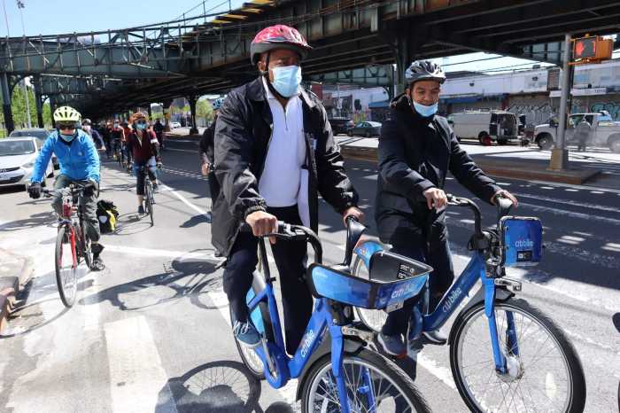 Eric Adams seeks the cycling vote with a promise for 300 miles of bike lanes 2