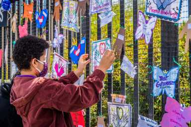 NTLM_Placing-a-name_Green-wood-Memorial_May-2020_Photos-Erik-McGregor-2048×1365