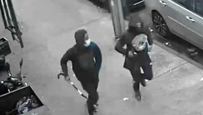 Violent robbers beat pair with cane, steal $18K from them in Brooklyn caper 6
