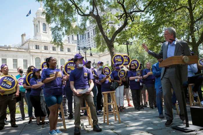 De Blasio and City Council commits $40 million to private shelter security guards 26