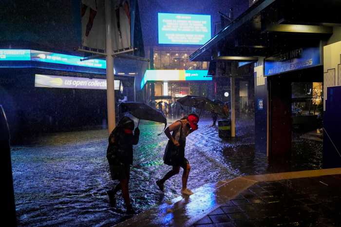 Torrential rains in NYC suspend all subway service, de Blasio declares state of emergency 3