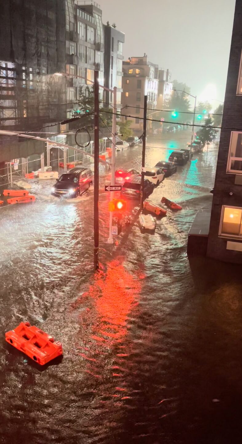 Torrential rains in NYC suspend all subway service, de Blasio declares state of emergency 3