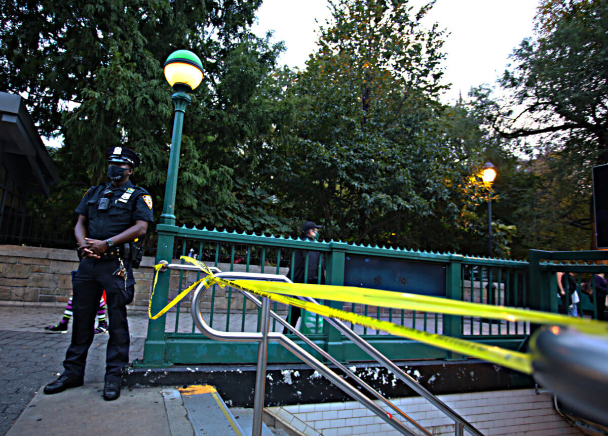 Would-be phone thief shoots man in Union Square, NYPD officers help save life 5