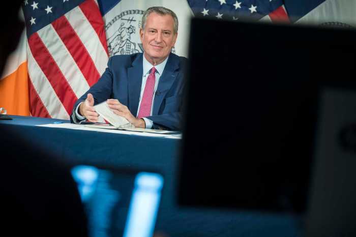 Federal COVID advisor congratulates de Blasio on vaccine mandates 5