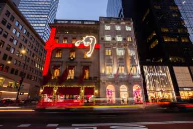 Fifth Avenue is gearing up for the holidays.