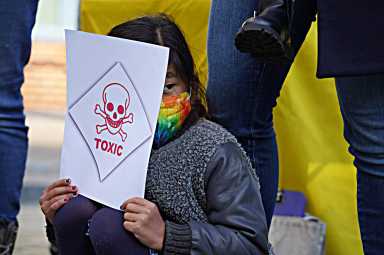 Schoolyard blight: Lower Manhattan parents and families say 'no' to toxic clean-up 15 DSC09237 copy re