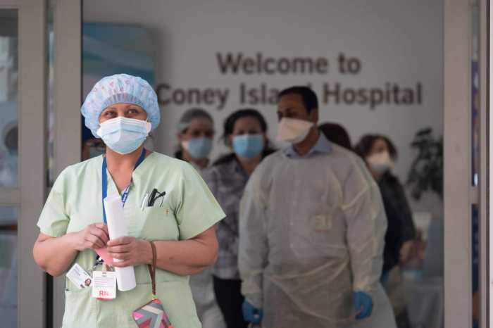 NYC public hospitals suspend almost all visitations, expand testing hours, as Omicron rampage continues 3