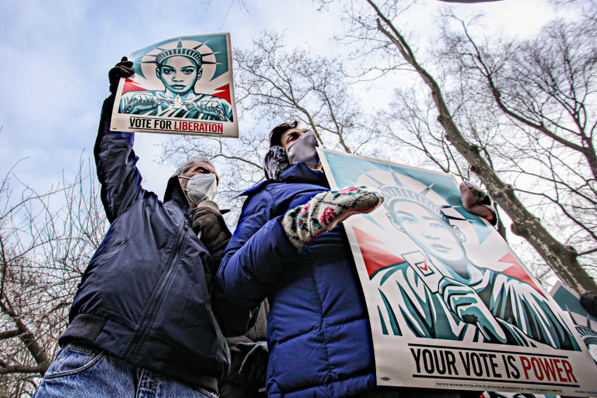 'Our democracy is sacred': Candlelight vigil on Upper East Side remembers Jan. 6 Capitol attack 17