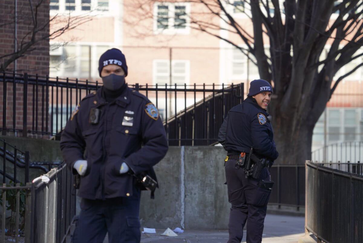 Man in critical condition after Lower East Side shooting: Cops 3