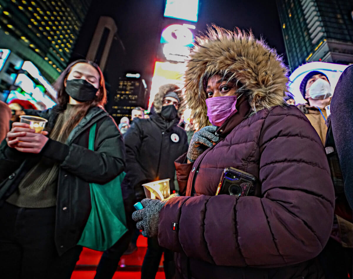 Hundreds gather for Times Square vigil of Michelle Alyssa Go, victim of deadly push in front of train 12
