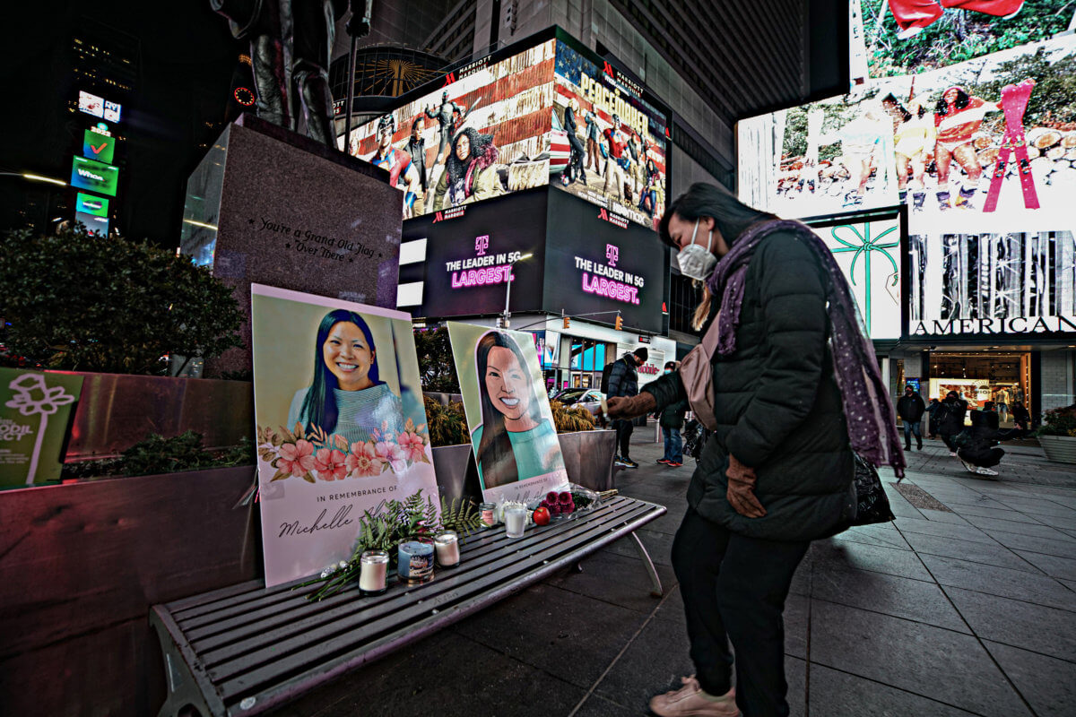 Hundreds gather for Times Square vigil of Michelle Alyssa Go, victim of deadly push in front of train 18