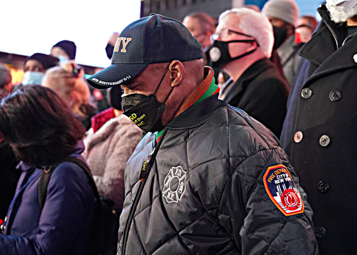 Hundreds gather for Times Square vigil of Michelle Alyssa Go, victim of deadly push in front of train 15
