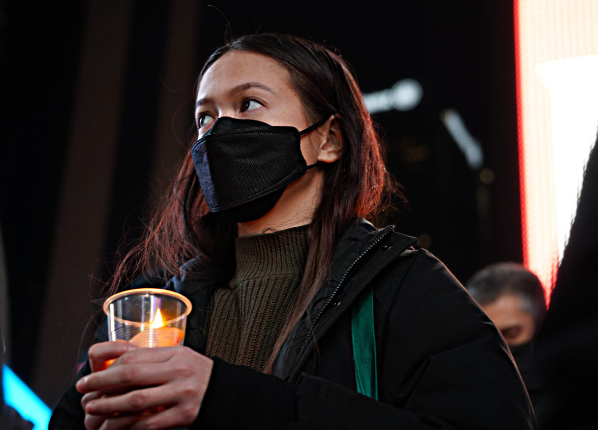 Hundreds gather for Times Square vigil of Michelle Alyssa Go, victim of deadly push in front of train 16