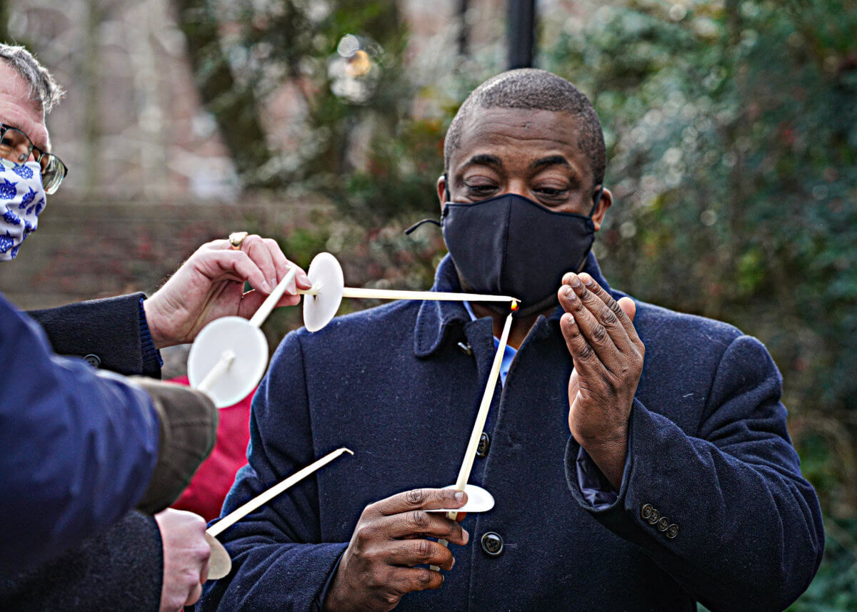 'Our democracy is sacred': Candlelight vigil on Upper East Side remembers Jan. 6 Capitol attack 15