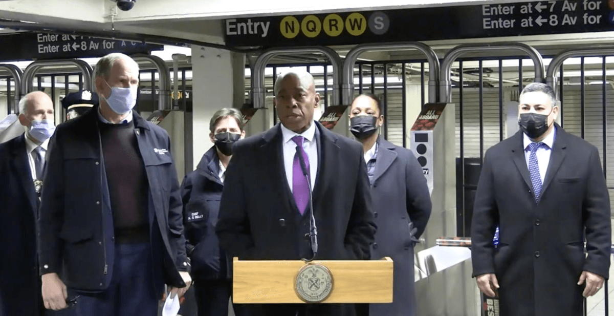 'I did it because I'm God:' Homeless man turns self in after shoving Asian woman in front of R train to her death in Times Square 6