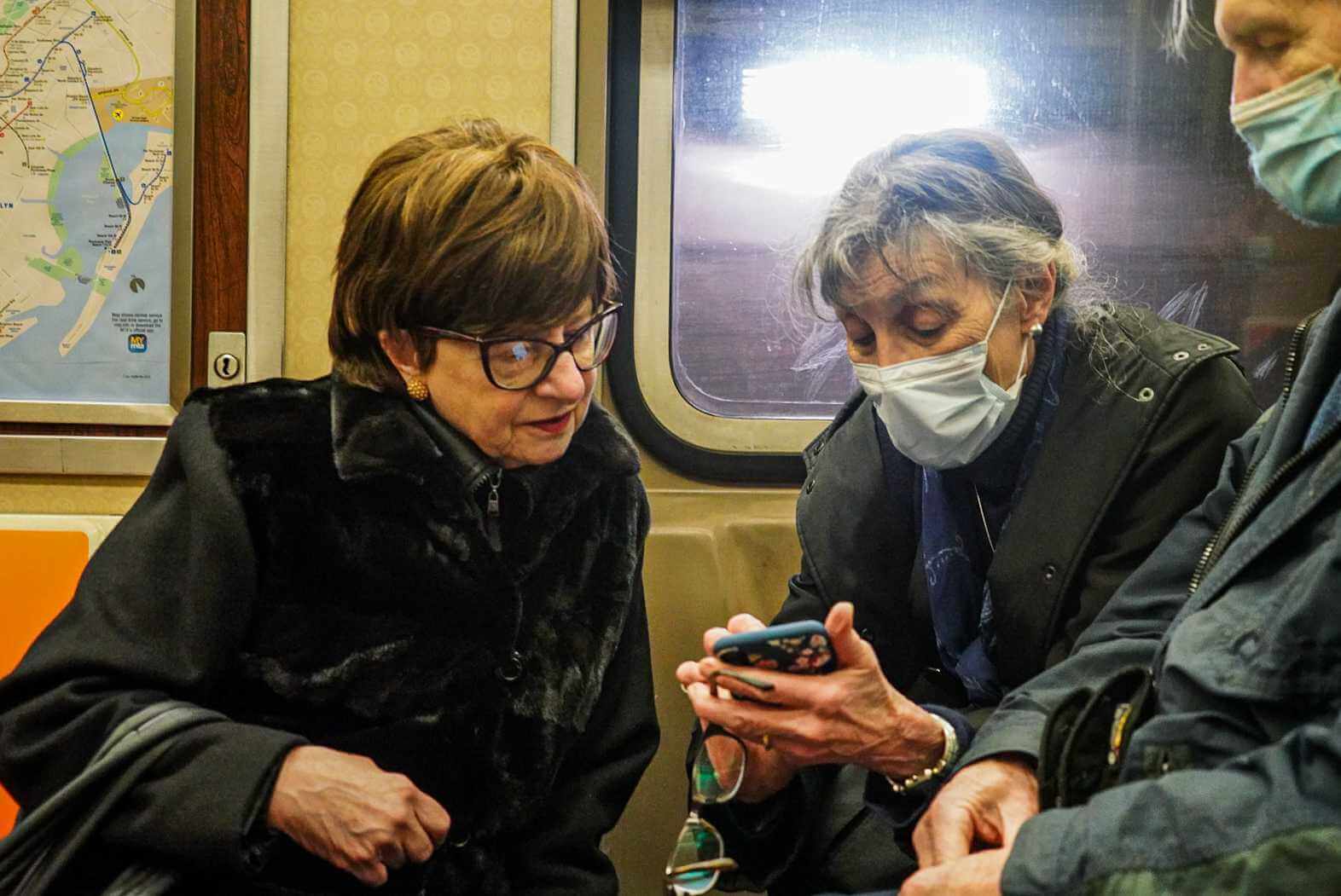 What mandate? NYC subway mask rates slip to new low despite continuing federal requirement 5