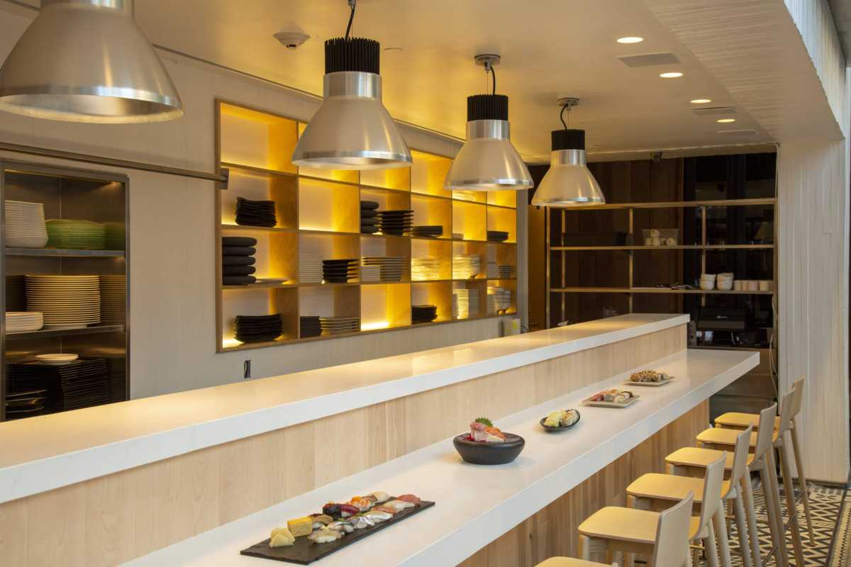 Sushi Bar – With Food 9