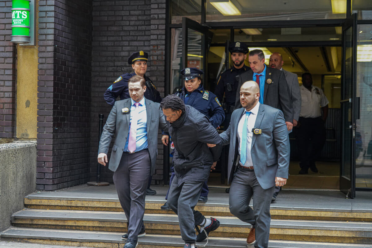 Man cuffed for deadly stabbing inside Dave & Buster's in Times Square: cops 3