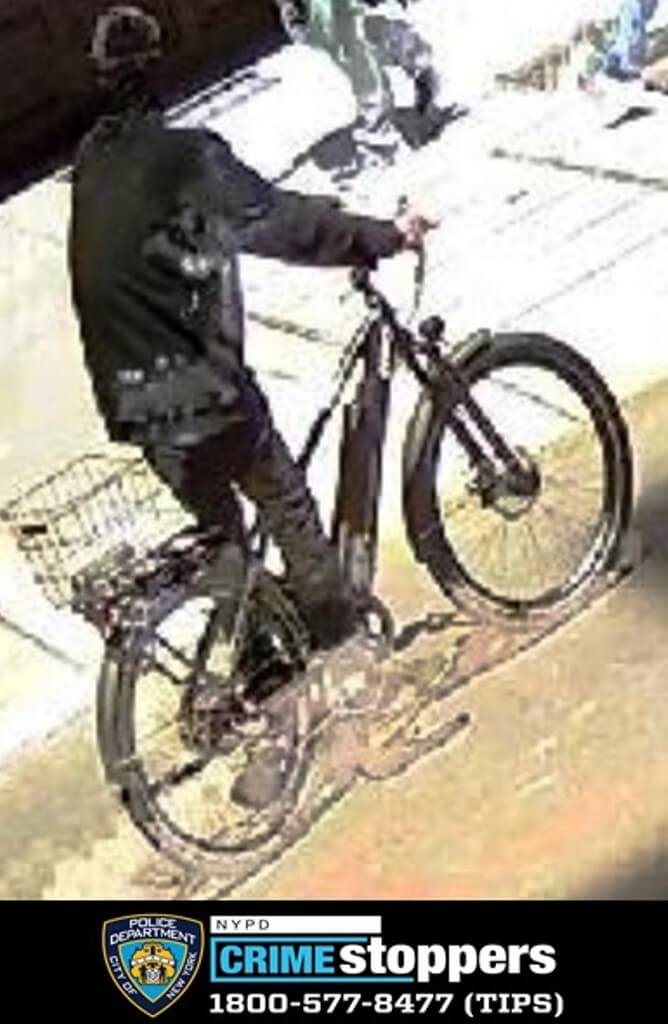 VIDEO: Upper East Side maniac violently stabs man in random attack 5