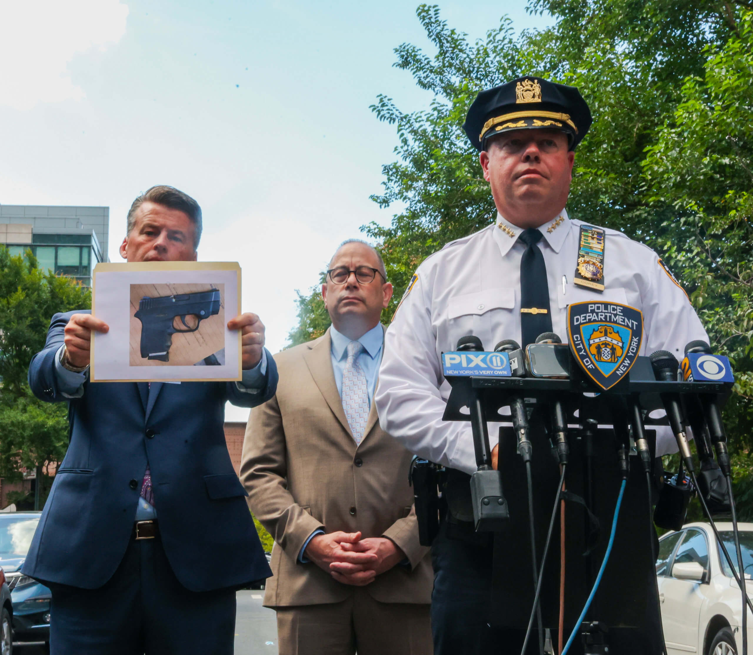 Armed robbery in East Harlem leads to officer-involved shooting: NYPD 3