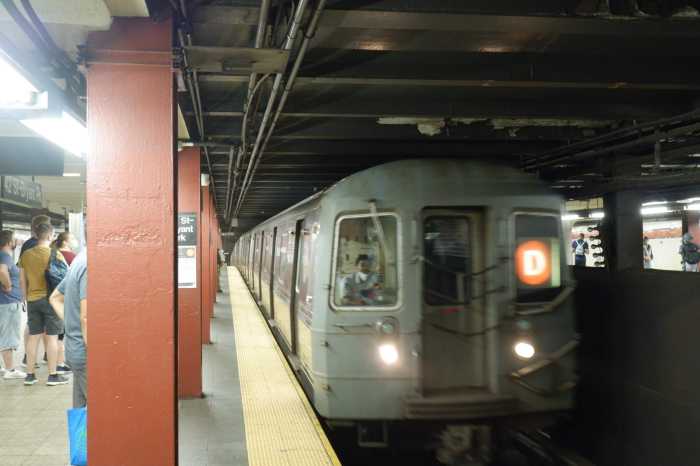 D as in Dismal: Riders rate worst subway lines in new survey 7 A Bronx-bound D train pulls into 42nd Street.