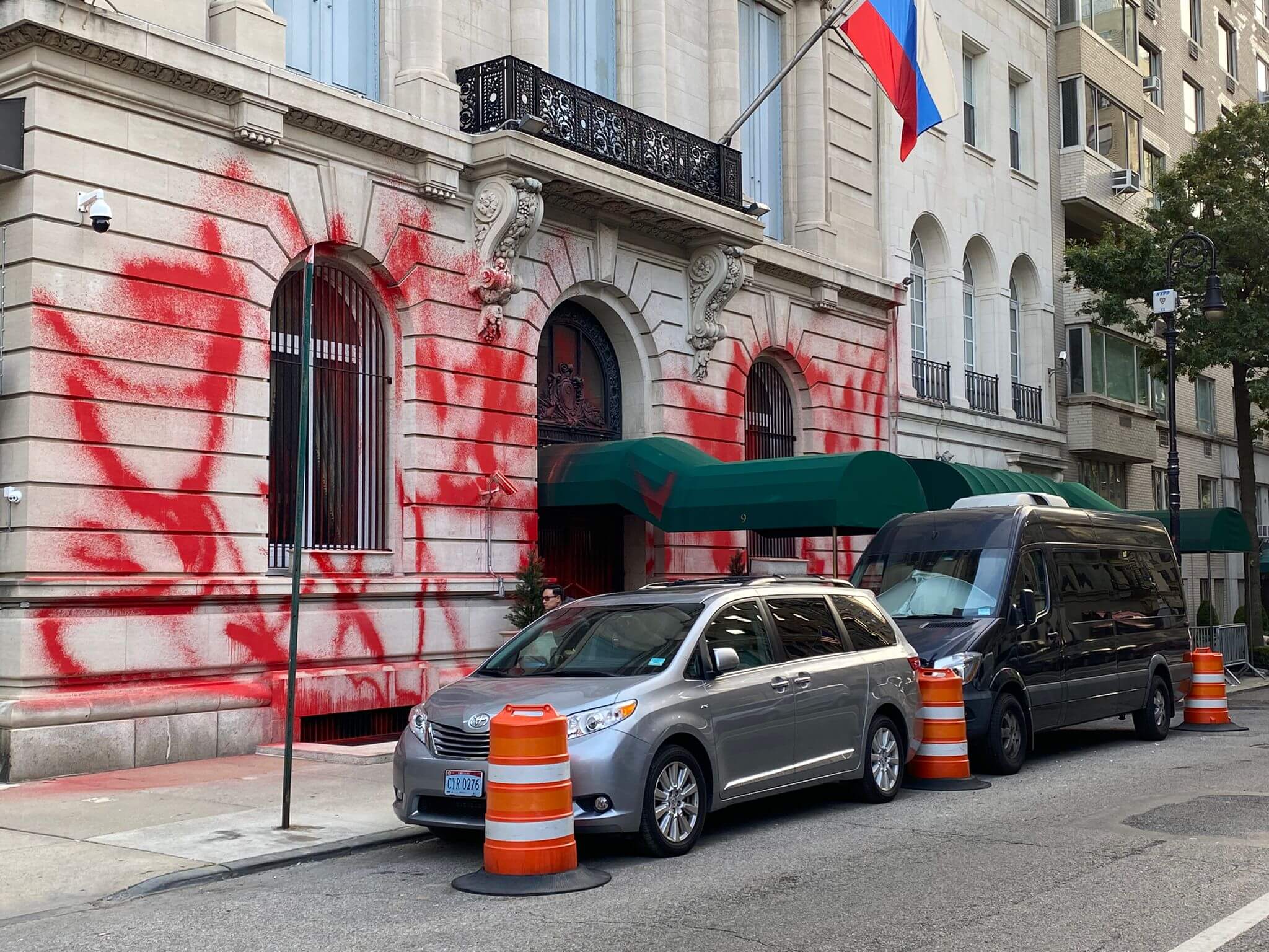 Russian Consulate building on Upper East Side doused in red paint in overnight vandalism 6 Russian Consulate building vandalized
