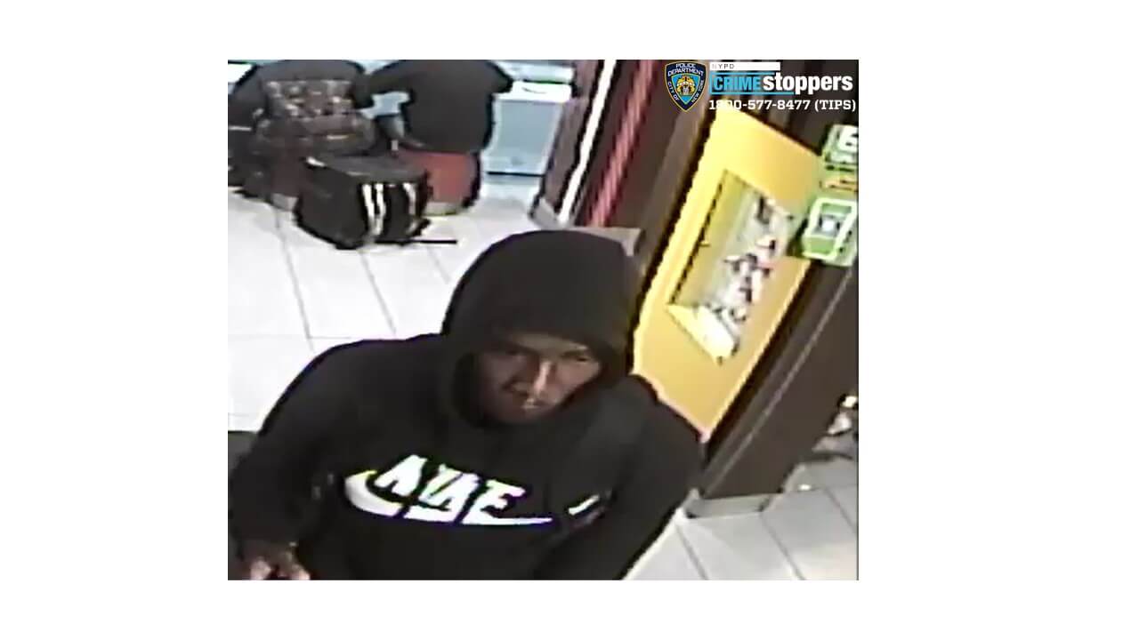 Duo slashes victim, whacks him with umbrella in Upper West Side dispute 8