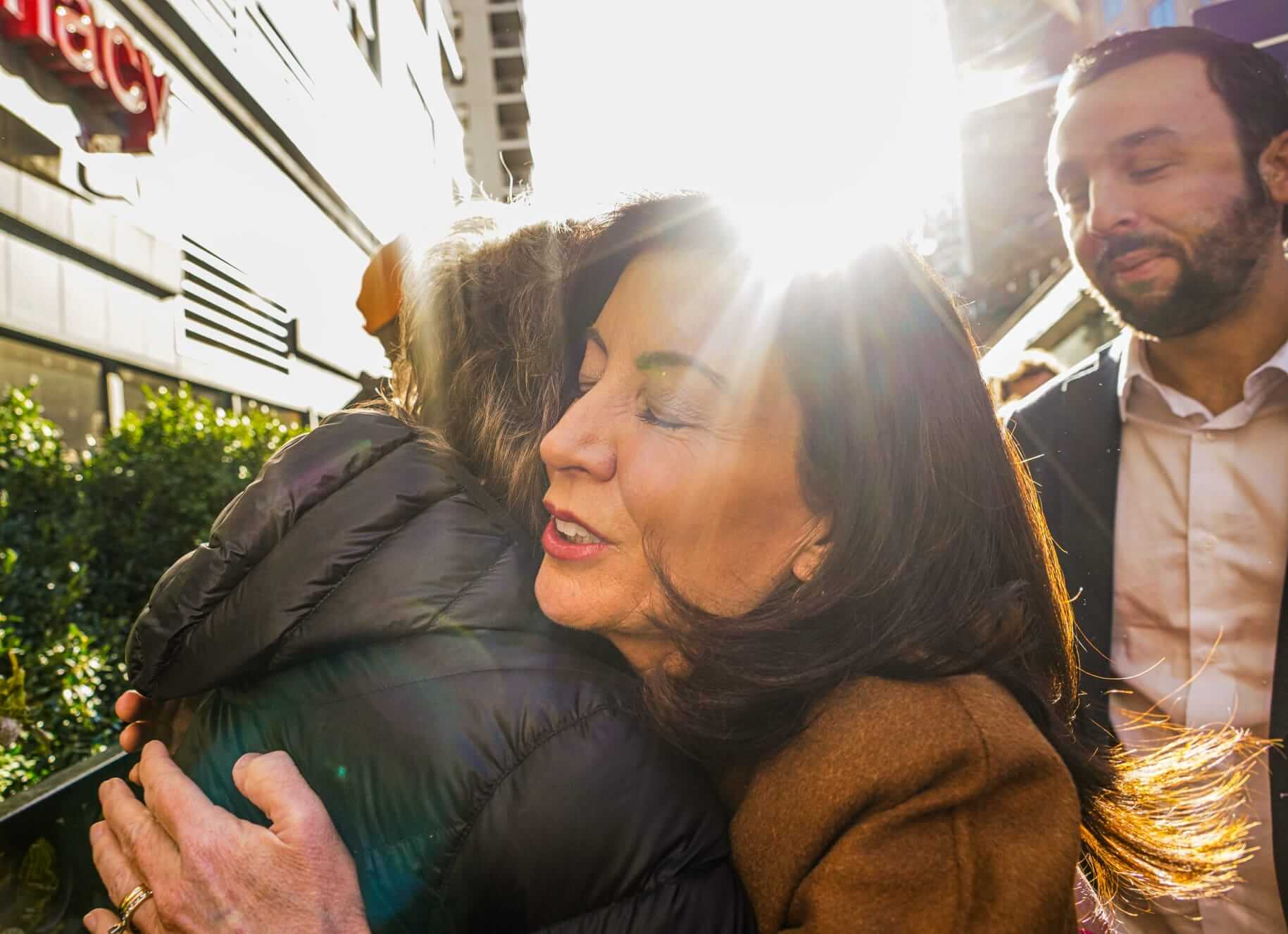 Governor Kathy Hochul keeps stumping for Election Day votes on the Upper East Side 9 Governor Kathy Hochul