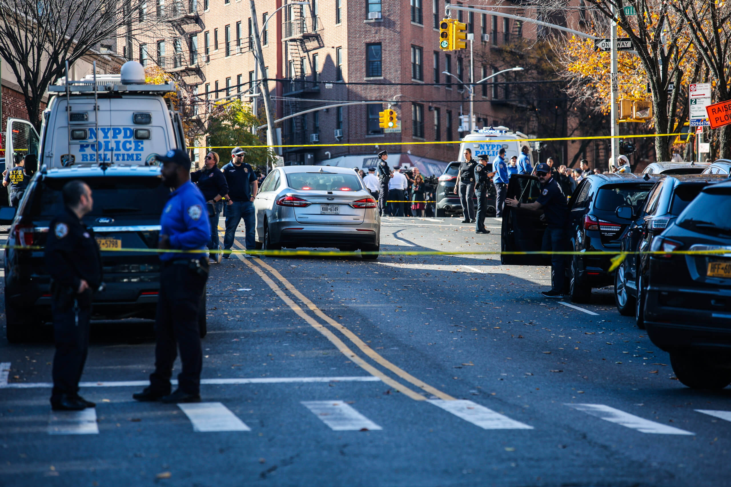 One dead, another injured after Bronx fight ends with police shooting 5