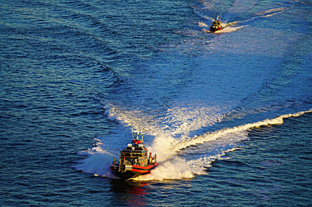 FDNY speeds through the East River