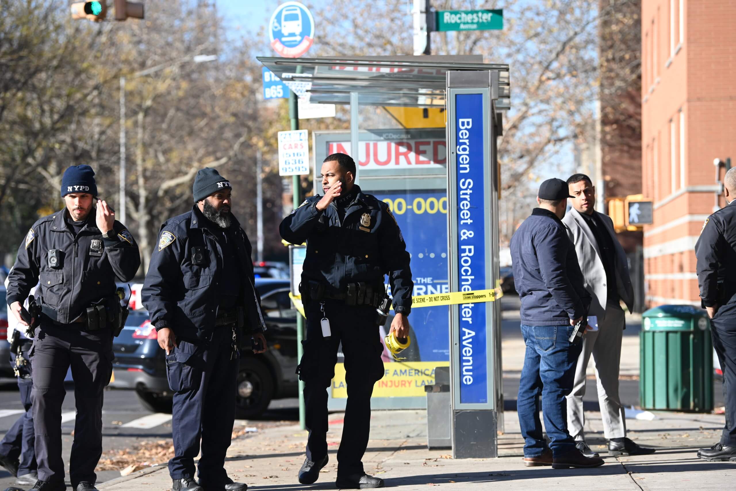 Man shot in leg while waiting for the bus in Brooklyn: NYPD 5