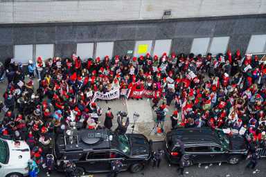 NURSES STRIKE: Picket at Mount Sinai Hospital and Montefiore Bronx enters second day 38 DSC06283