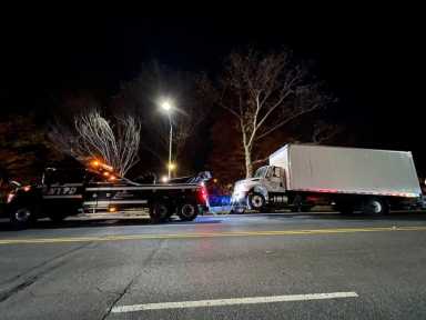 'It's a quality of life issue': Southern Brooklyn calls for crackdown on illegally parked tractor-trailers 27 Dyker-tow-operation-2-1200×900-1