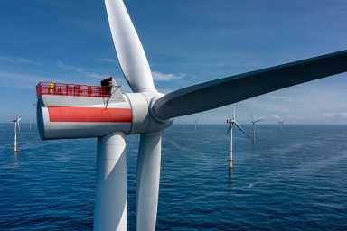 Sunrise Wind is laying the foundation for New York’s clean energy future 28 GOW_technician-on-nacelle-5-2022_air-9_new (2)