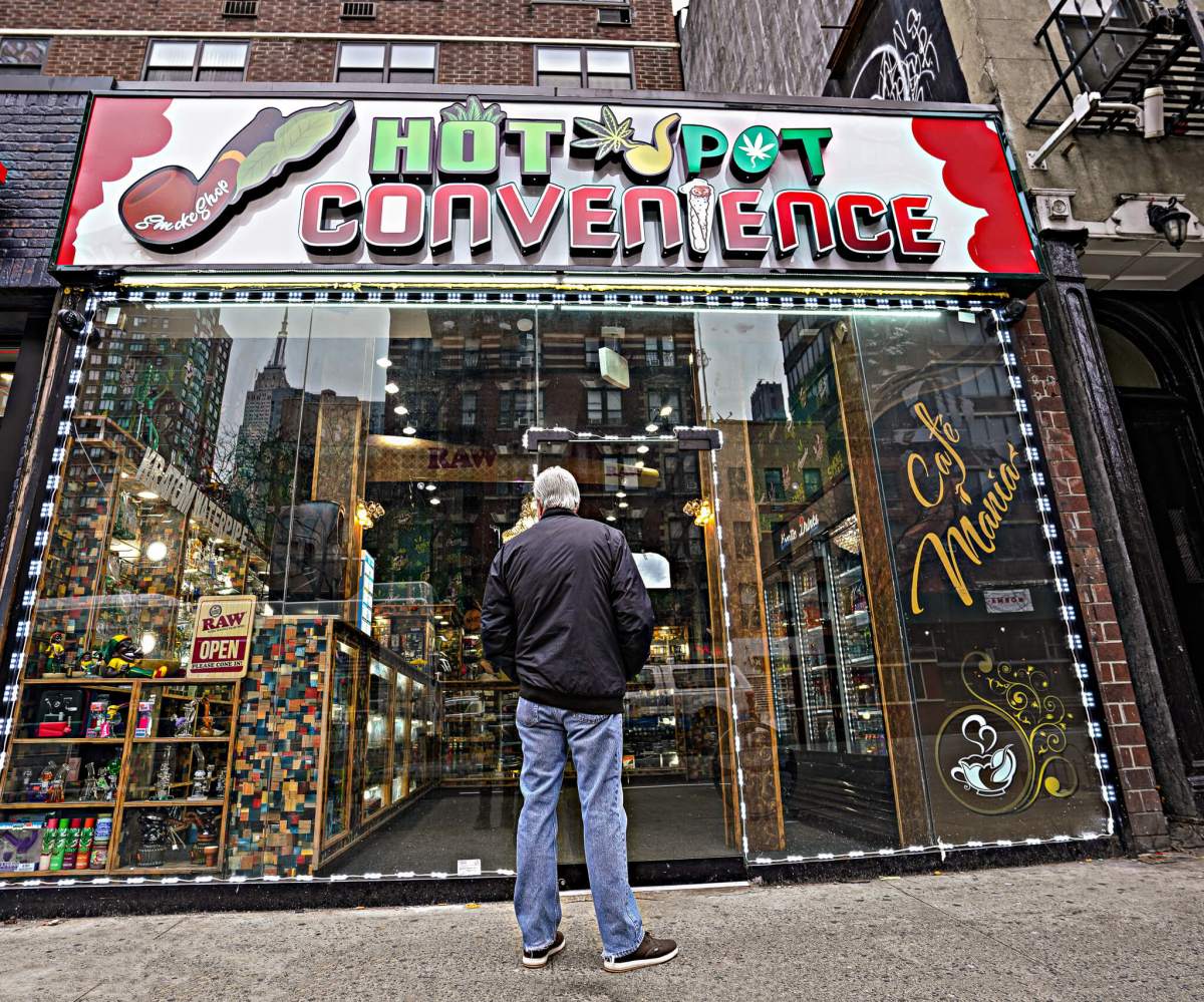 Potful of trouble: NYC stores skirting marijuana licensing rules, prompting legal confusion and safety concerns 14 NYC stores skirting marijuana licensing rules