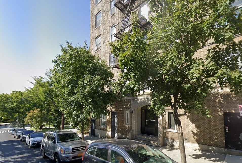 Bronx drug bust: Nine cuffed for making and dealing thousands of fentanyl-laced Oxycodone pills 3 901 Woodycrest Ave. in the Bronx where the 26,000 pills containing fentanyl were allegedly uncovered