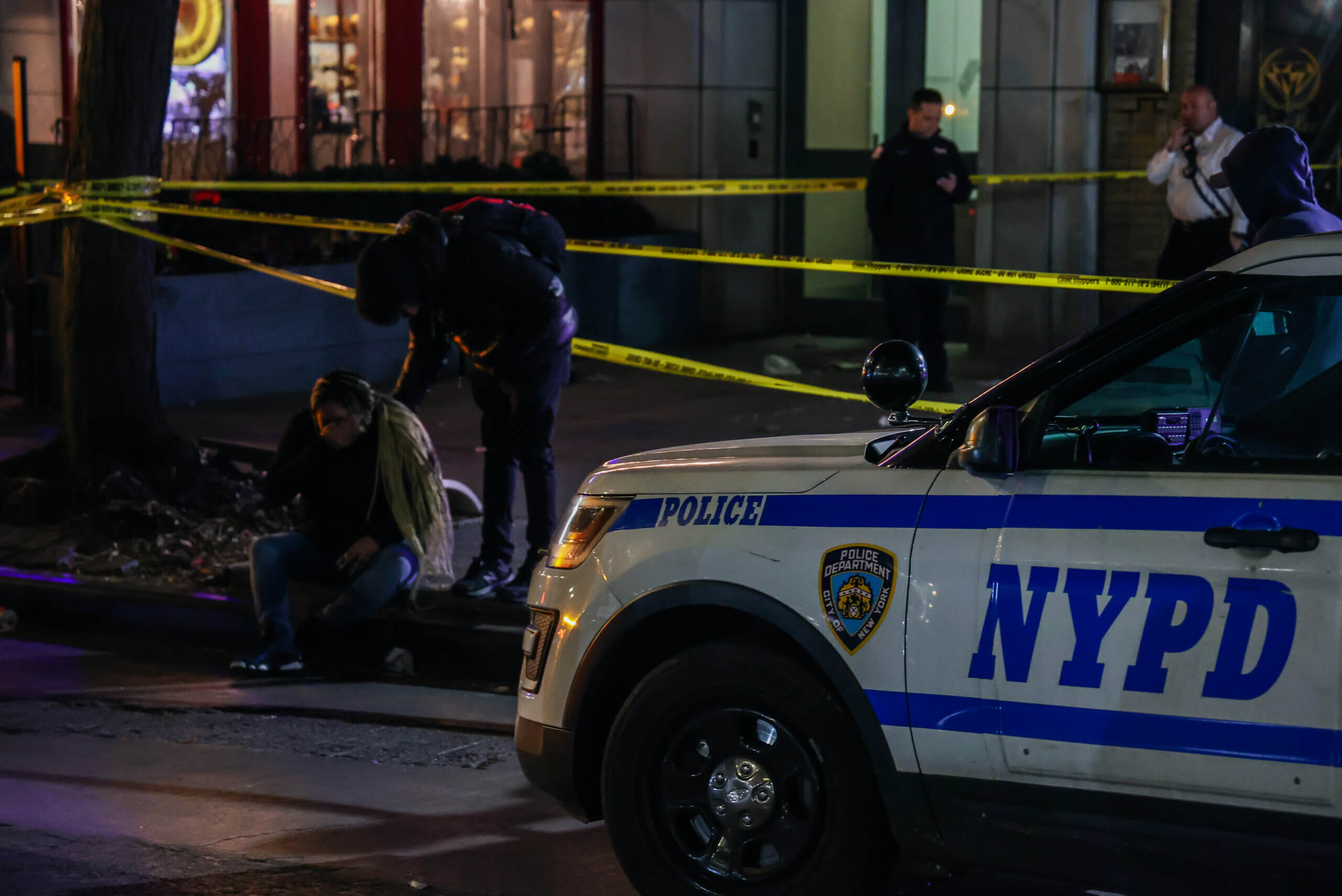 Harlem smoke shop shooting after argument leaves man dead: cops 5 NYPD