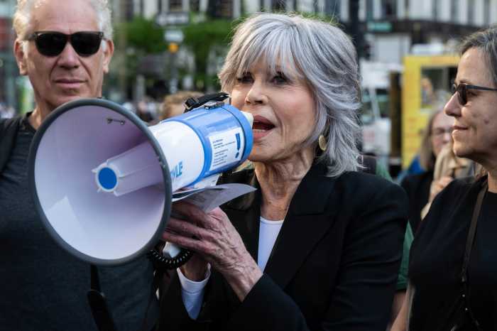 Jane Fonda joins climate activists at protest during Biden's Upper East Side fundraiser 8