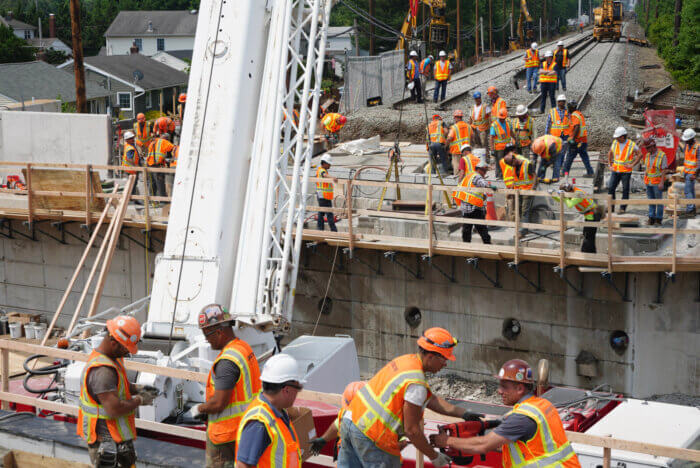 Hundreds of sleep-deprived LIRR employees worked 24 hour shifts, risked fatigue-related tragedies: watchdog 3