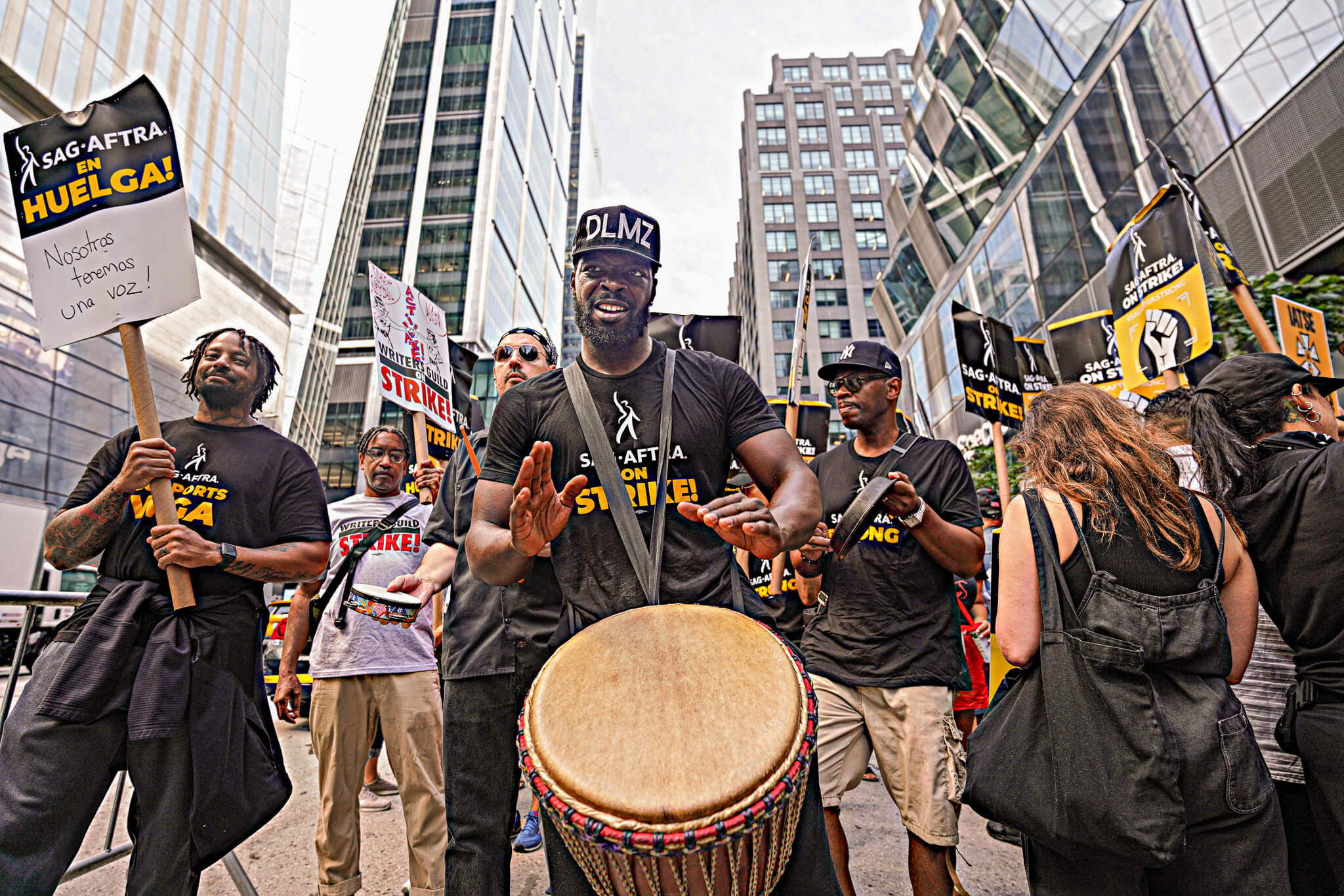 'Another day longer, another day stronger': Unions join SAG-AFTRA strike for National Day of Solidarity 8 People Supporting on Going Protest