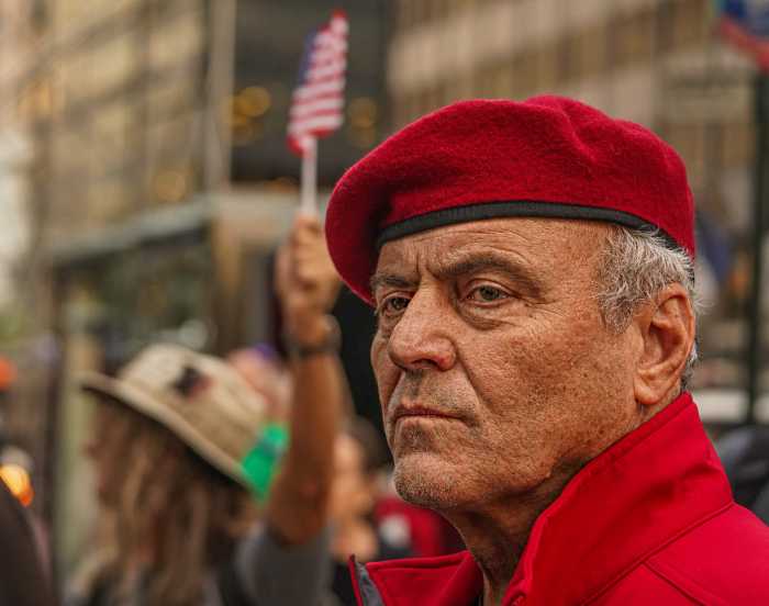 Sliwa attempts to disrupt Mayor Eric Adams’ fundraiser with Midtown protest 7