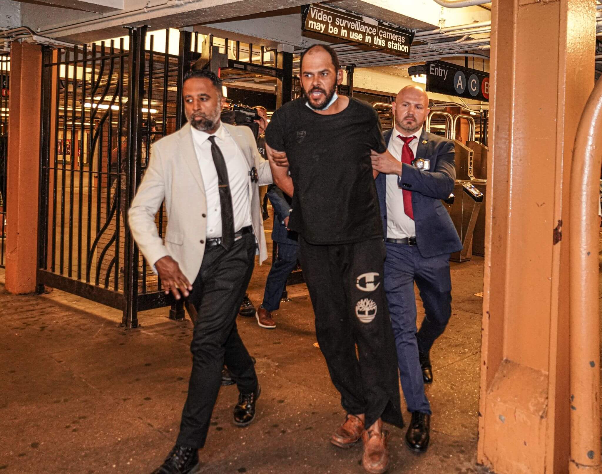 Cops cuff brute for allegedly beating Harlem senior with her own cane 4 Cops cuffed 43-year-old Norton Blake for allegedly beating an elderly woman with her own cane inside of a Harlem train station