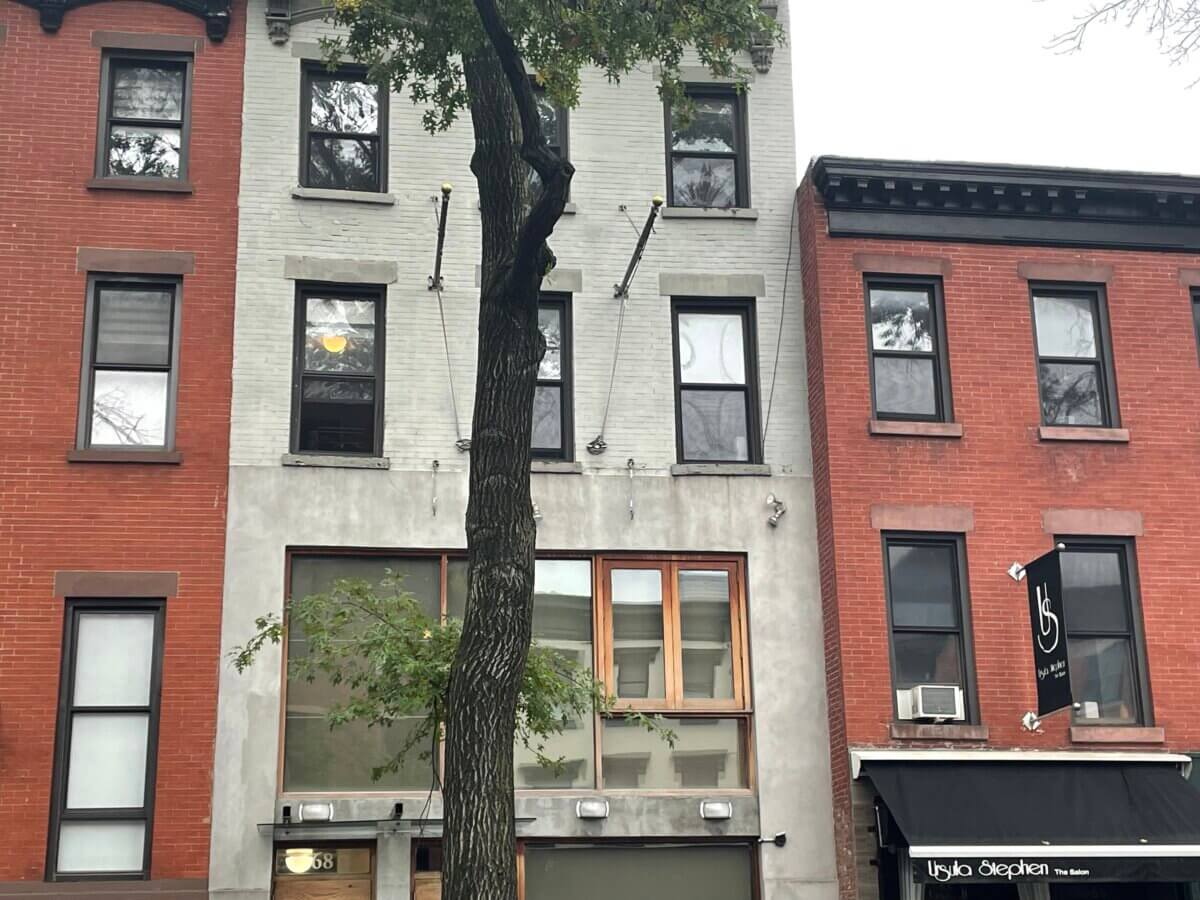 Brooklyn shooting leaves man dead after taking bullet to neck: cops 3 Scene of deadly Brooklyn shooting